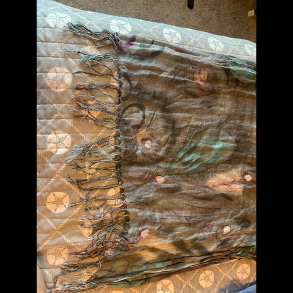 Feather light weight scarf